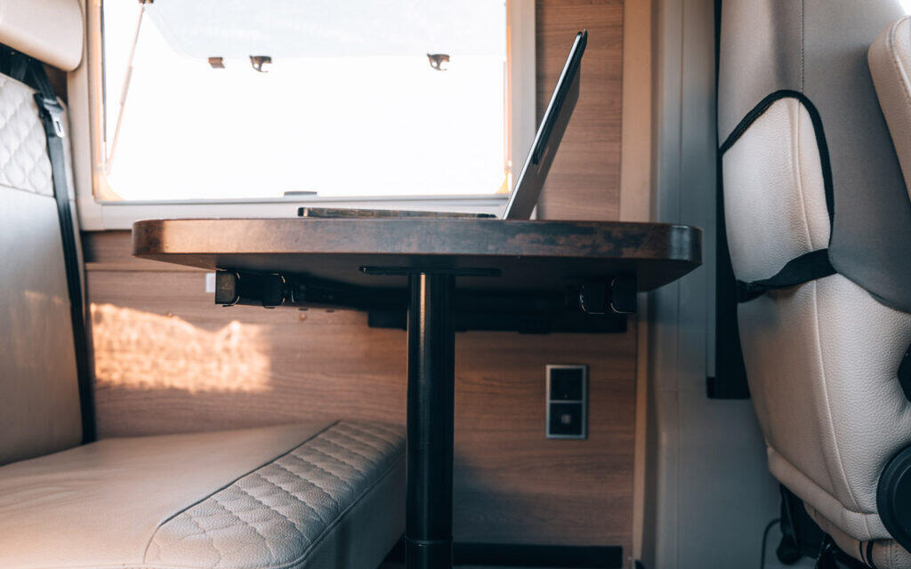 TABLE LEGS